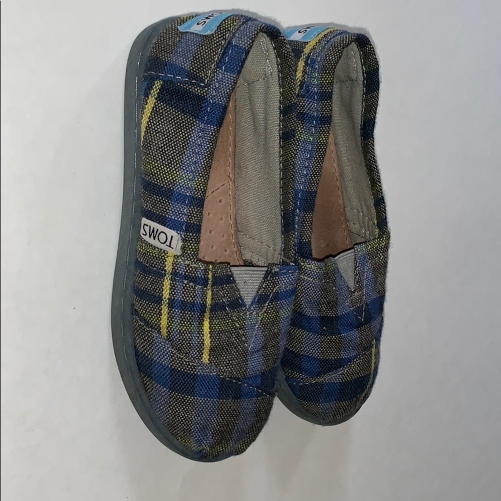 TOMS - Picture 2 of 3